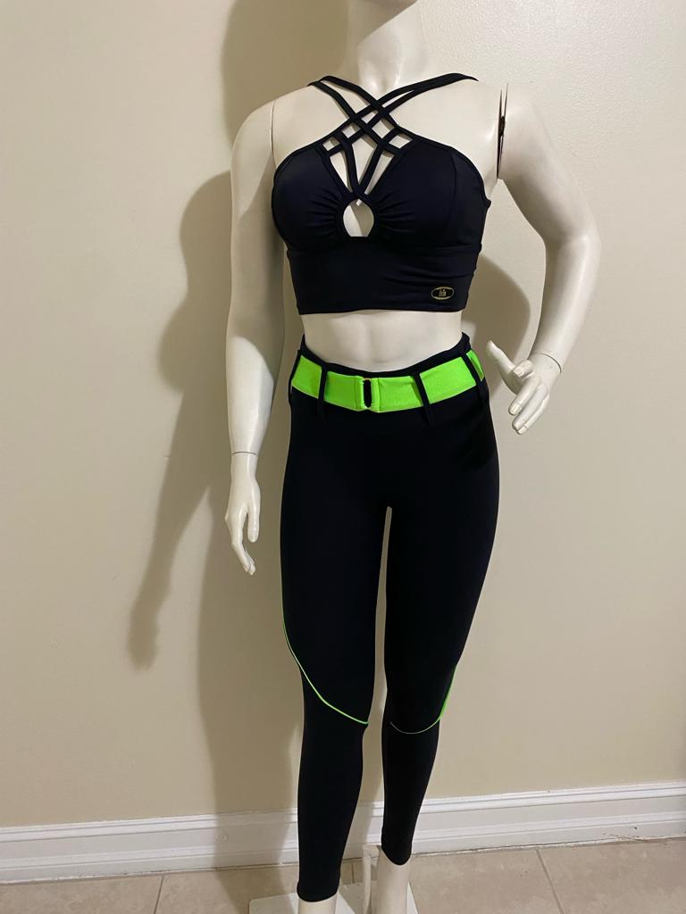 IRISFITNESS BLACK LEGGING GREEN DETAIL AND TOP  SET NO RETURN