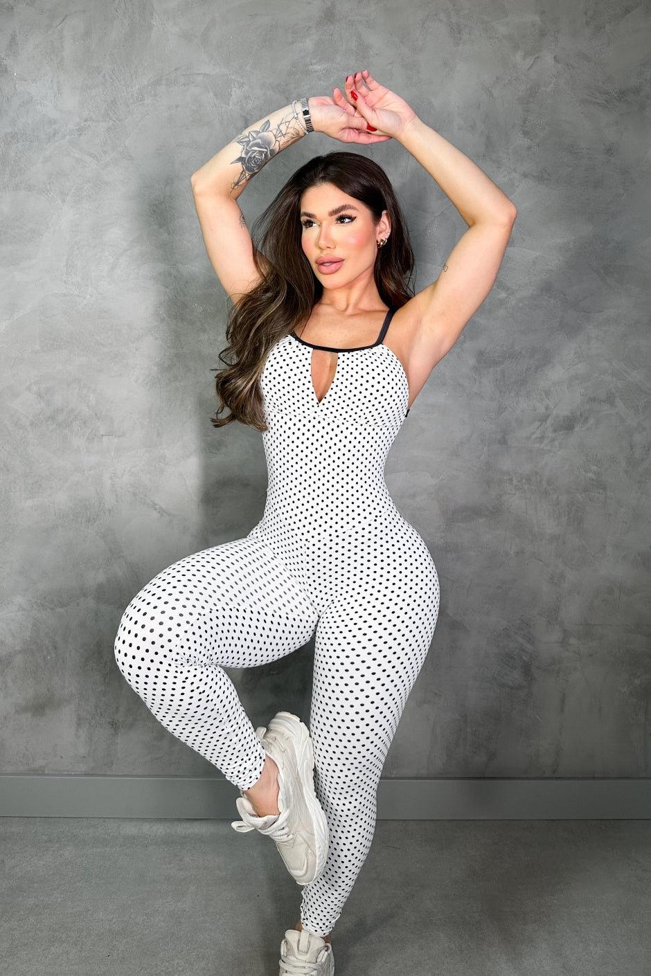 SCRUNCH BOOTY WHITE POLK DOTS AND BLACK DETAILJUMPSUIT