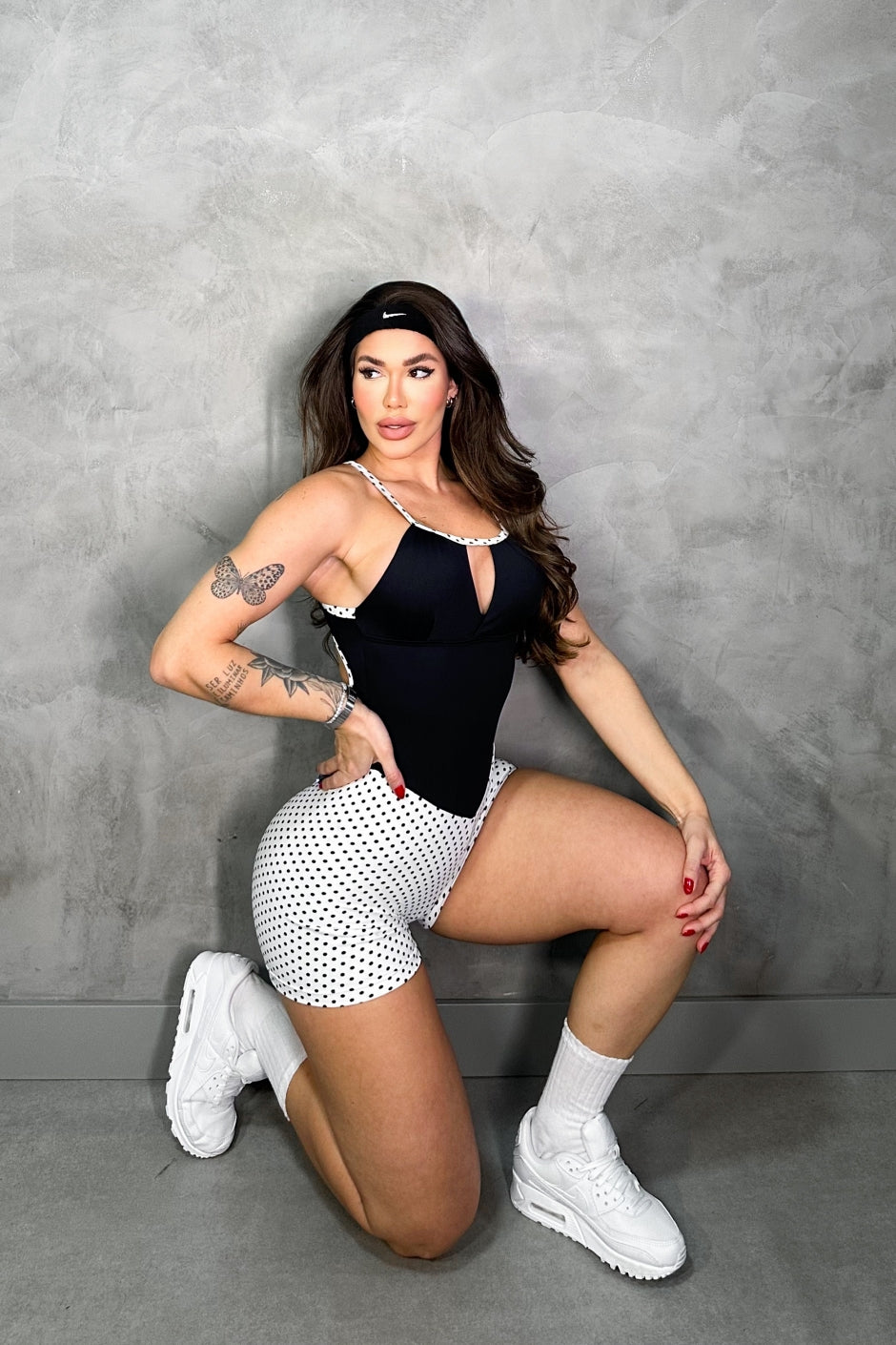 SCRUNCH BOOTY WHITE POLK DOTS AND BLACK SHORTS JUMPSUIT